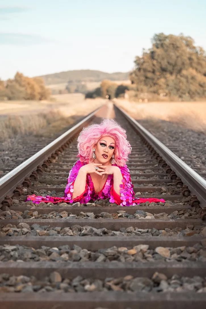 COMEDY by Daisy Ray - The 80th Edition